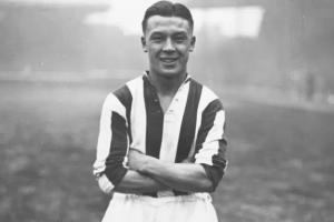 恢复荣誉！英足总官方：追授华裔球员弗兰克-仕为英格兰队成员