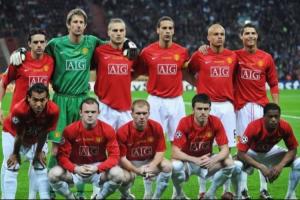 红蓝争霸！2004至2011赛季，曼联与切尔西包揽七届英超桂冠，2008年巅峰对决堪称经典。