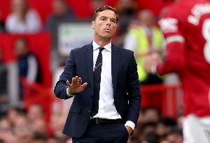 伯恩利主帅：我们曾一度与曼城势均力敌，但尾声阶段失控导致惨败