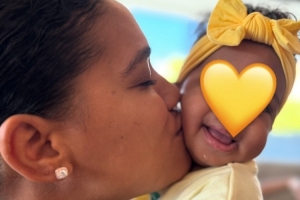 字母哥妻子透露曾深受严重产后抑郁困扰，当时她甚至确信自己身患绝症，完全深陷于黑暗的漩涡之中无法自拔。