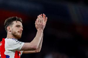 赖斯盛赞道曼15岁便在一线队展现从容，恩瓦内里与斯凯利进步迅速。