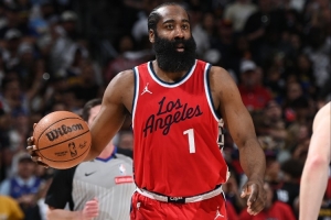 哈登：外界曾预测我们上赛季仅能赢35场，但关键在于我们自己的想法！