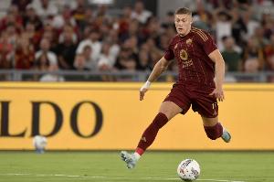 多夫比克与哲科相差11岁，他透露自己初到罗马便与哲科相谈甚欢，两人关系十分融洽。