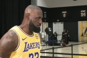 詹姆斯强调，细节至关重要，我们必须日复一日地专注于此，对此我深信我们能够实现。