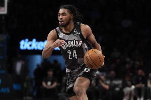 篮网主帅：托马斯遭遇针对性逼抢时要更信任队友 防守拼抢更稳定