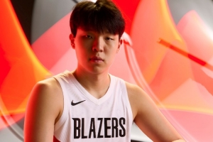 比卢普斯：杨瀚森今日训练篮板表现抢眼，需重点加强篮下保护。