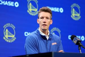 邓利维：我非常享受在勇士队的工作，并期望能长期留队；今夏的情况十分特殊。