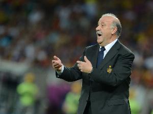 马卡报指出，皇马队史四次单场西甲惨败5球，唯有02/03赛季博斯克率队夺冠。