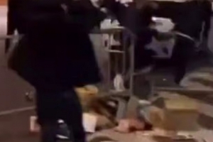 邮报报道称，维拉与费耶诺德球迷赛前发生冲突，致五名鹿特丹当地人被捕。