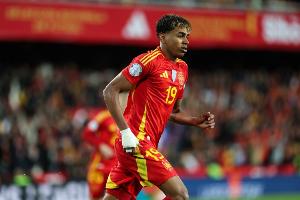 据《马卡报》预测，本期西班牙队大名单将包含亚马尔、拉波尔特等球员。