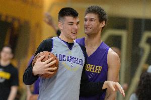 大洛：我与祖巴茨风格互补性极强，他具备争夺DPOY的强大实力。