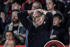 澳波带队英超森林1胜难求、杯赛遭淘汰，目前联赛排名跌至第17位，球迷已高唱“你明早下课”的口号表达不满。