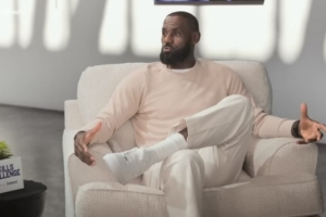 詹姆斯：我仍钟爱训练时的汗流浃背，享受篮球入网的清脆声响，内心始终保持着新秀般的纯粹与热情。