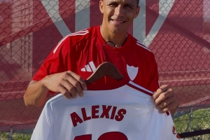 桑切斯：庆幸效力巅峰巴萨 不应对亚马尔施压过大