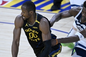 小佩顿谈五外战术：能为库明加创造充足空间，助其冲击篮下并发挥自身优势。