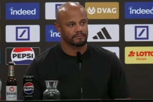 孔帕尼：对球队表现感到满意，迪亚斯特质与拜仁契合度很高