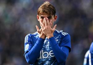 皇马在帕斯的位置上拥有众多球员，但这并不妨碍科莫总监认为他仍有获得机会的可能。