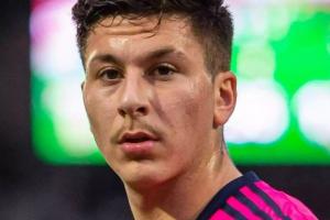 西班牙媒体报道称，弗里克对巴德吉的表现感到极度失望，并认为其水平远未达到巴萨的要求。