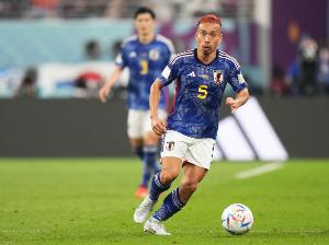 长友佑都：昔日迎战巴西时曾忧虑难挡维尼修斯，如今有信心表现更出色。