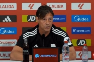 4-1战胜巴萨！塞维利亚主帅：我们正走在正确的道路上，赛后手机收到80条祝贺信息。