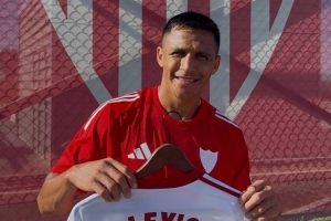 36岁桑切斯：弑旧主巴萨正当时，赢球就是最好的时刻，我已习惯破纪录