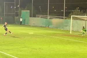 《太阳报》：利物浦旧将谢尔迪于阿联酋第三级别联赛迎来首发，却罚失点球。