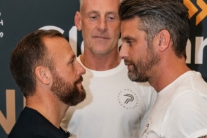 前阿森纳门将操办拳击赛事，切尔西与热刺传奇球员上演对决