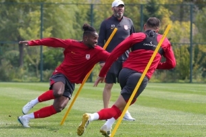 长春亚泰全队结束9天国庆假期，投入最后4轮保级冲刺备战。