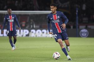 法国U21国家队本期集训名单发生变动，球员马尤卢因伤选择退出，将留在巴黎进行康复治疗。