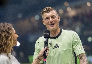 克罗斯表示，他相信拜仁将在明年3月或4月提前锁定德甲冠军，因为他们的优势非常明显。