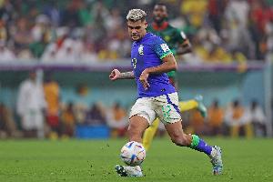 飞行中窗户破裂！巴媒：吉马良斯、乔林顿与巴西队汇合行程受阻