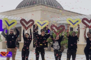 FIFA宣布，2026年世界杯志愿者申请人数已突破百万大关，创下历史新高，主办方将从中遴选出6.5万名志愿者。