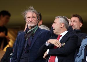 英力士公司宣布旗下工厂将裁员，此前数月曼联俱乐部已进行人员缩减。