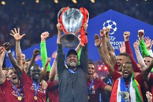 十年前的今天，克洛普正式执掌利物浦教鞭，开启了一段辉煌征程，并最终带领球队夺得英超与欧冠冠军。