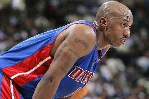 比卢普斯：历经NBA28载风雨，恳请球迷给予我们更多耐心。