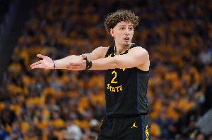 波杰姆：渴望将比赛提升至新层面，致力于赢得球队老将的主动信任。