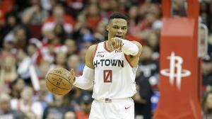 专家表示，火箭队虽剩一个名额，但需等到明年1月才能以底薪签约球员。