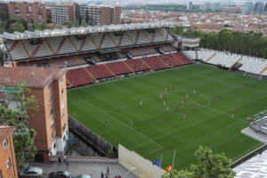 西媒报道称，巴列卡诺主场将在客队看台加装隔离围栏，此举将导致该区域在7至8个月内无法售票。