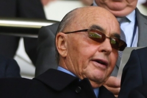 记者：刘易斯家族对热刺的1亿英镑投资仅为初期注资，后续还将持续投入。