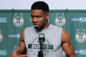 字母哥：休赛期如同身处游乐园，虽充满各式诱惑，但最终决定权始终在我手中。