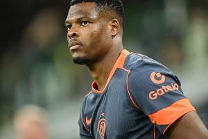 邓弗里斯：对阵克雷莫内塞时被换下很生气，但现在我们要向前看