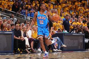 卡森-华莱士8次助攻获赞，戴格诺特：他在多方面均有进步，持球更显从容。