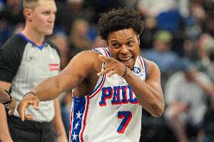 洛瑞生涯15年制造729次进攻犯规，这一数据断层式领先，比第二名多出224次。