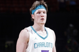 黄蜂主教练：克尼佩尔有强烈的进取心，他将在球队中发挥重要作用。