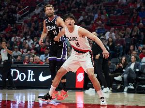 媒体人：开场3犯让大家预计小杨需长时间适应，随后他却开启个人表演。