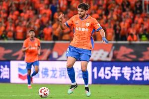 泽卡：泰山单场赢球奖金高达8万美元，薪资待遇优厚且发放准时，我为何要离开？