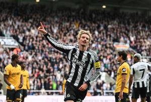 纽卡旧将揭露：拜仁曾试图低价收购沃尔特马德，但纽卡方面未予同意，此举被拜仁视为酸葡萄心理。