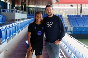 维姬-洛佩兹表示，尽管球队在欧冠决赛中表现不佳，但赢得其他奖杯将激励我们。