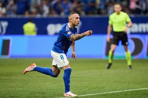 被指为促成主帅下课的幕后推手，40岁的卡索拉在社媒上发声辟谣：造谣与传谣者实在可悲。