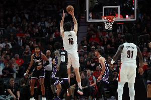 美媒评价：杨瀚森已渐入佳境，他与夏普的组合，堪比开拓者版的申京和阿门。